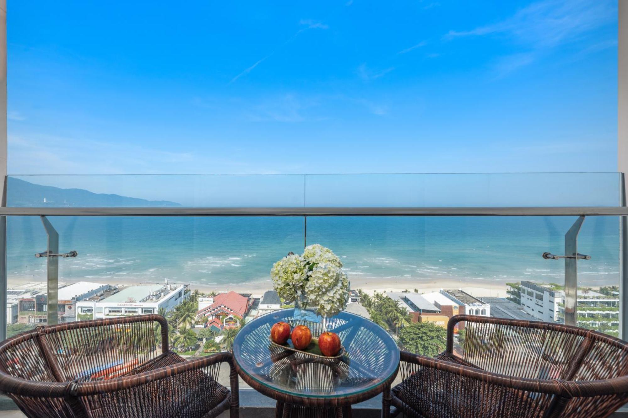 แคนวาส ดานัง บีช โอเทล Hotel ภายนอก รูปภาพ